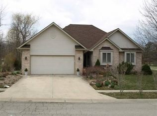 111 Lakeview Dr, Hartford City, IN 47348