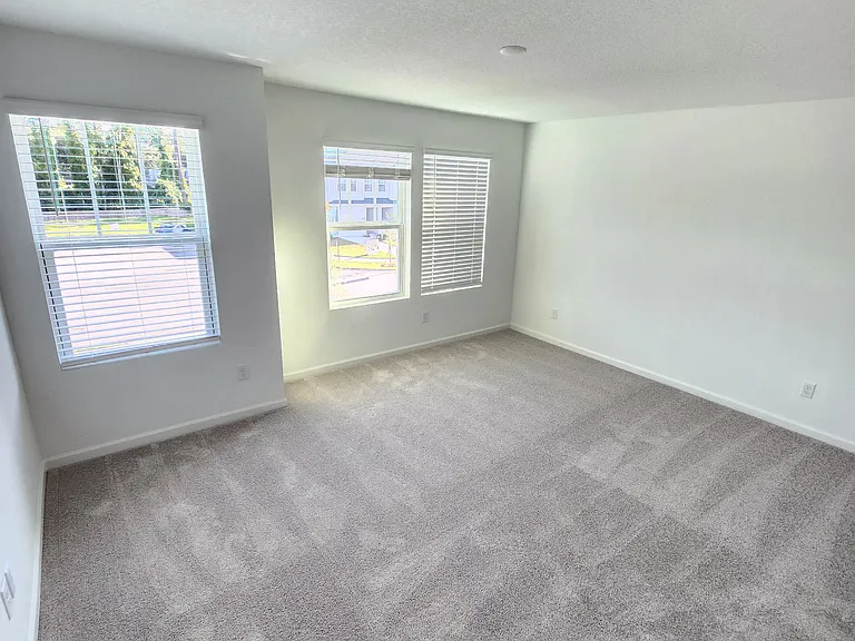 717 Holly Lakes Dr — Photo 9