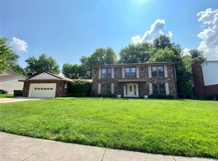 801 Belpre Dr, O'Fallon, IL 62269