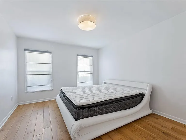 908 Lenox Hill Ct NE — Photo 14