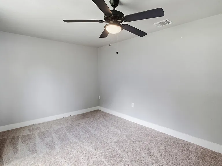 204 Aero Ave — Photo 23