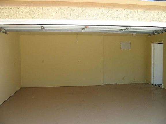 Garage electic sockets 4ft