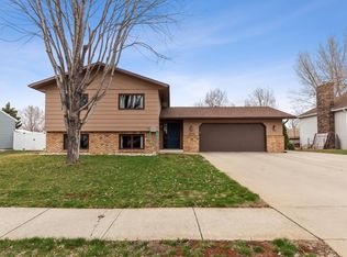 3838 15th St S, Fargo, ND 58104