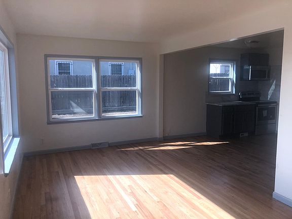 4th image of 901 S Osage St