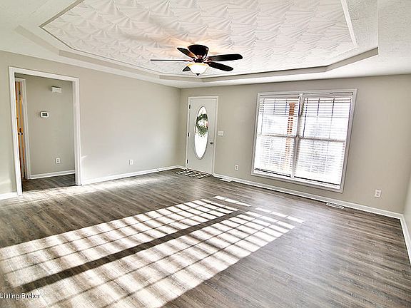 4th image of 210 Hardwood Dr