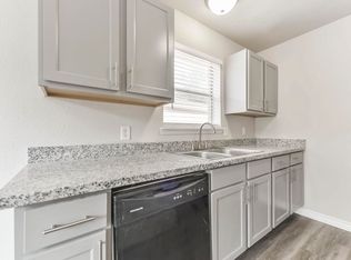 1015 Gunnison St #1012D, Sealy, TX 77474