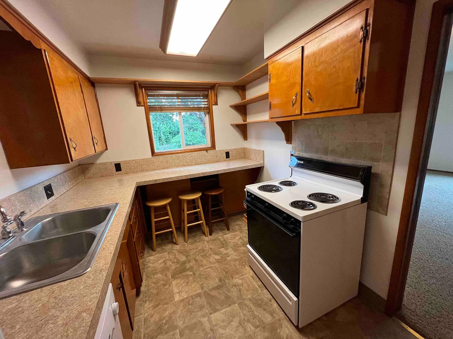 3 bed, 1750 sqft, $2,495 — Photo 3