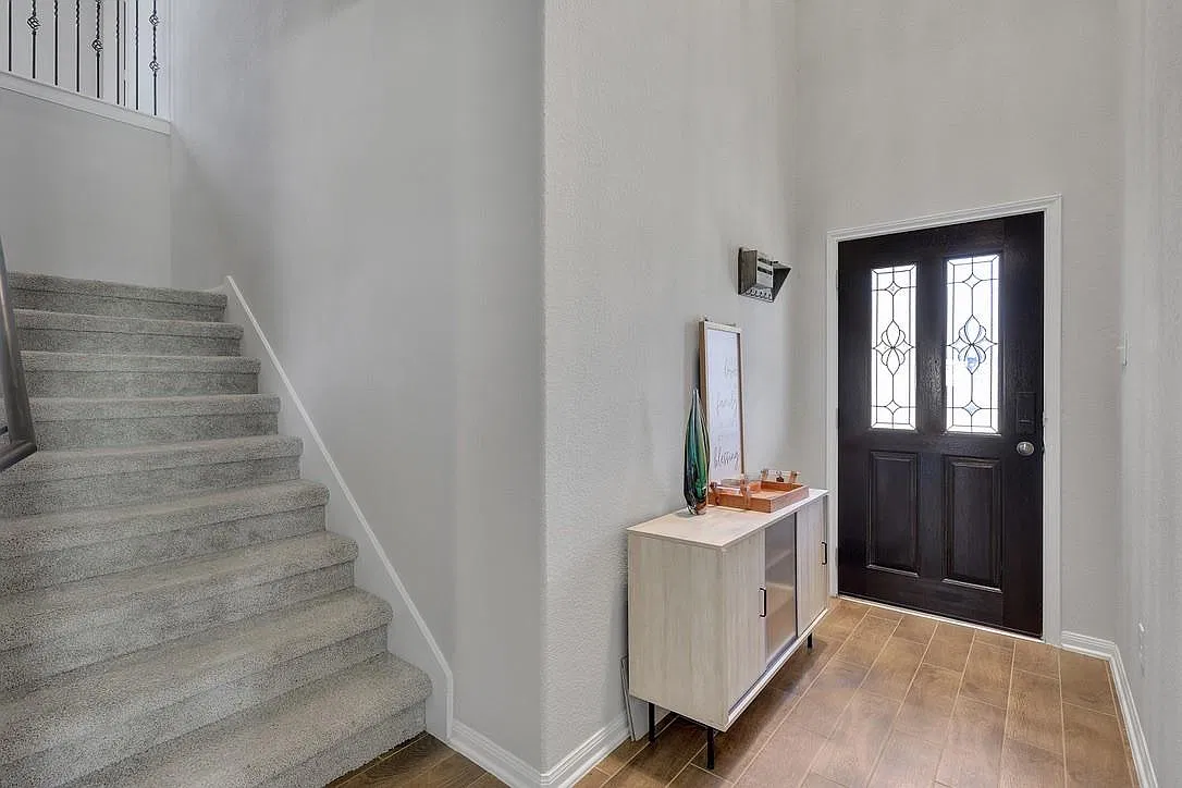 5 bed, 3.5 bath, 2856 sqft, $3,000 — Photo 4