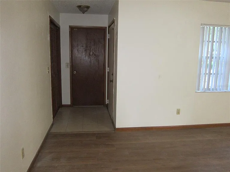 1209 SW 80th Dr — Photo 3