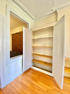 Rented by Waverly Realty Associates | media 20