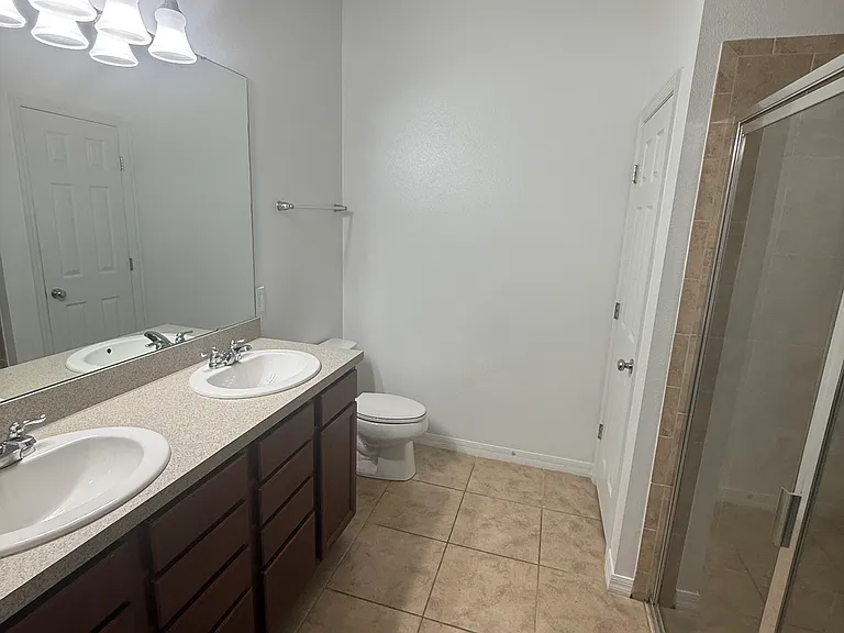 Master Double Sink and Shower