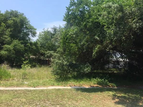 813 S 11th St, Fernandina Beach, FL 32034