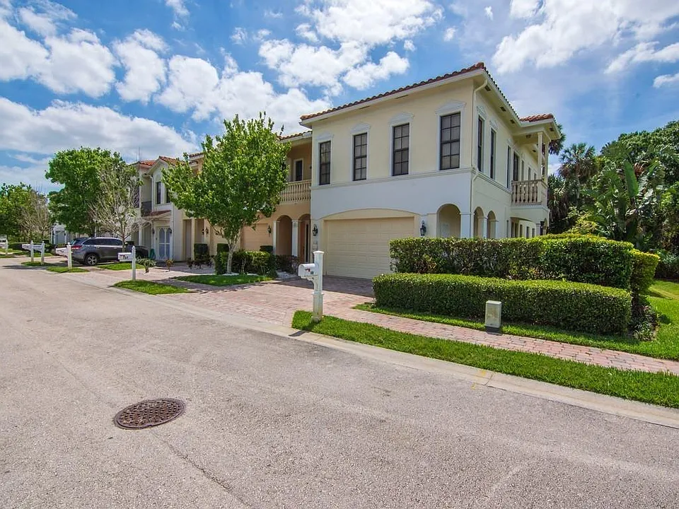 6095 Bella Rosa Ln #108