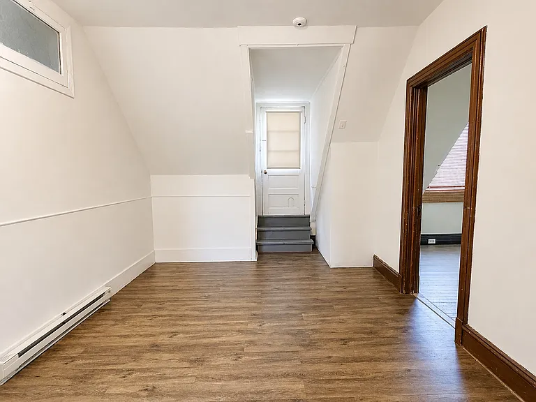 110 E High St #3B — Photo 4