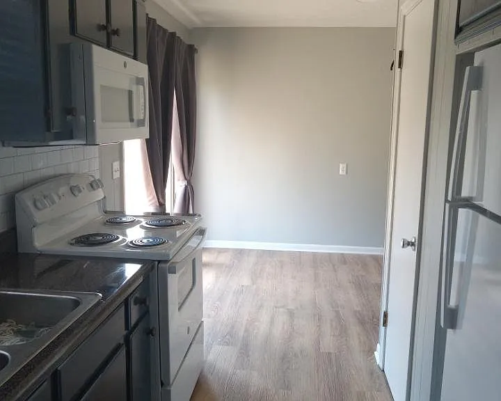 280 Medical Dr — Photo 23