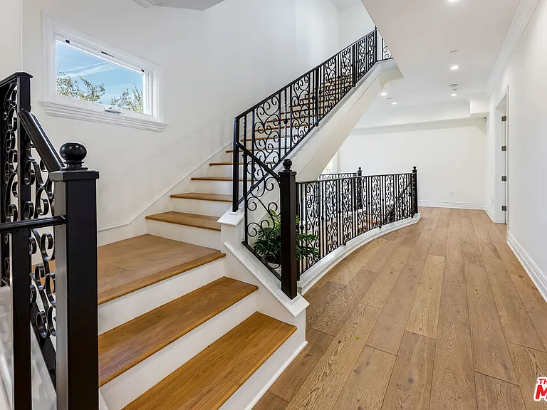 391 S Saltair Ave — Photo 37