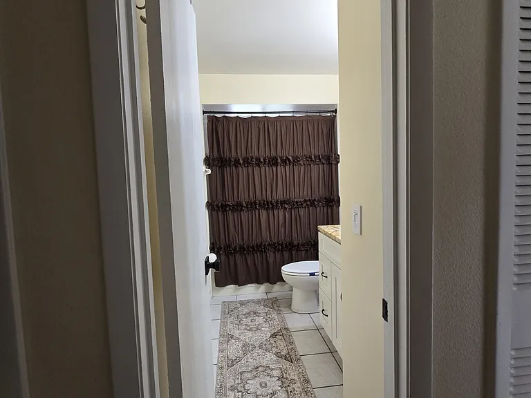 1545 Maxwell Ln — Photo 32