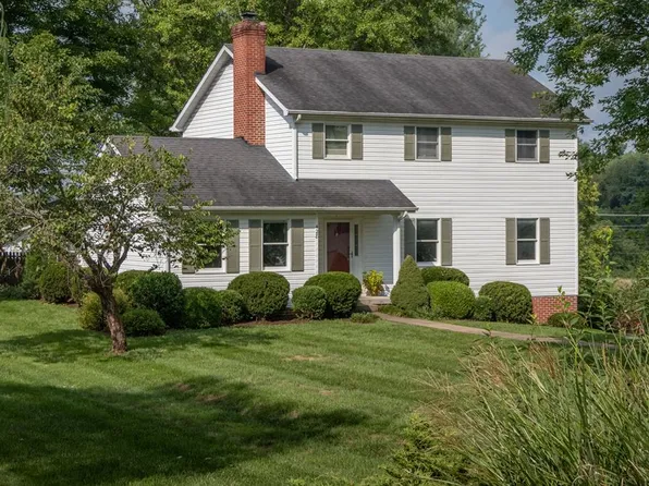 428 Fairway Dr, Abingdon, VA 24211