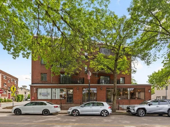 26 W Wyoming Ave APT 2D, Melrose, MA 02176