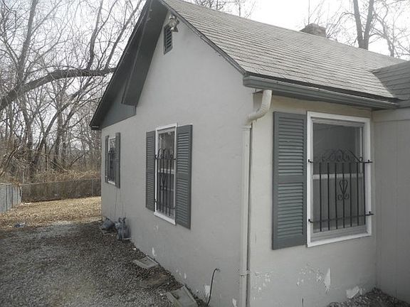 2nd image of 5919 Lawn Ave