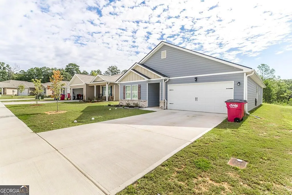 4 bed, 2.0 bath, 1773 sqft, $2,050 — Photo 2