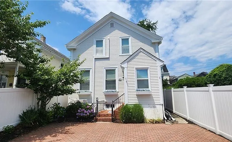 26 Carey St — Photo 2