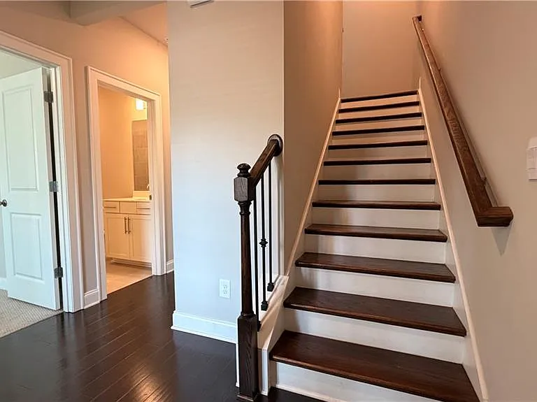 1012 Knoxboro Ln — Photo 7