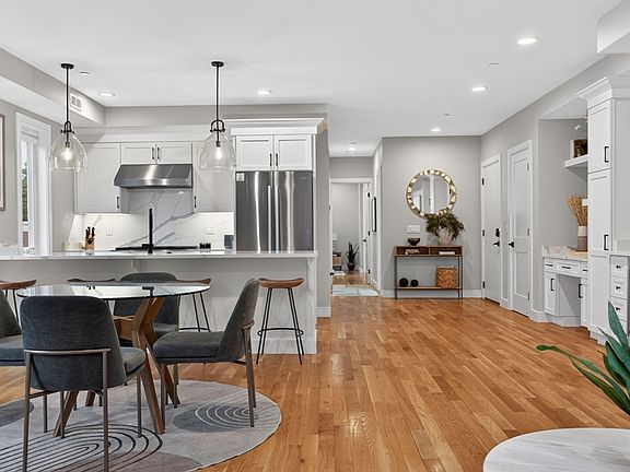 4th image of 3305 Washington St #204