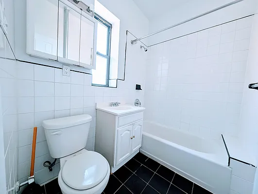 Rented by Oxford Property Group | media 7