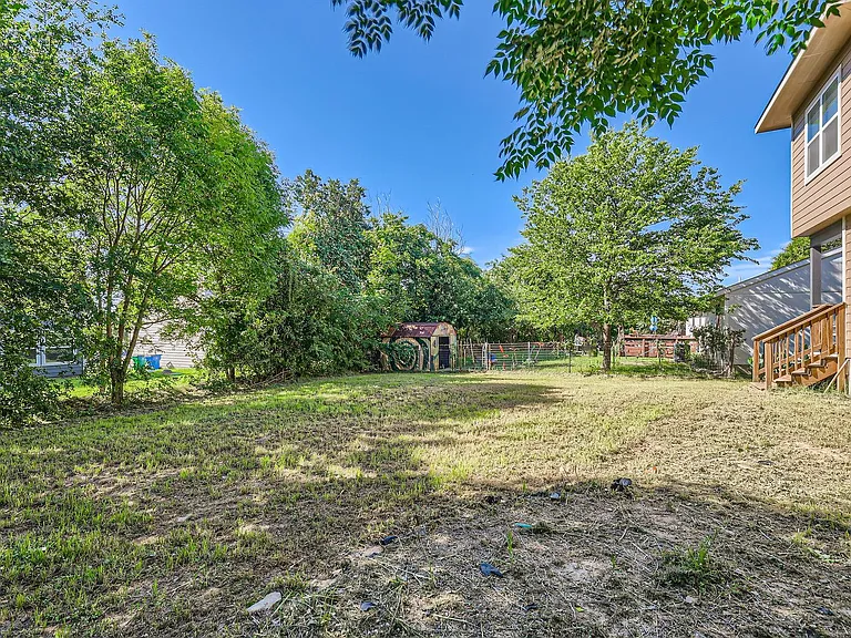 11007 Elm St — Photo 25
