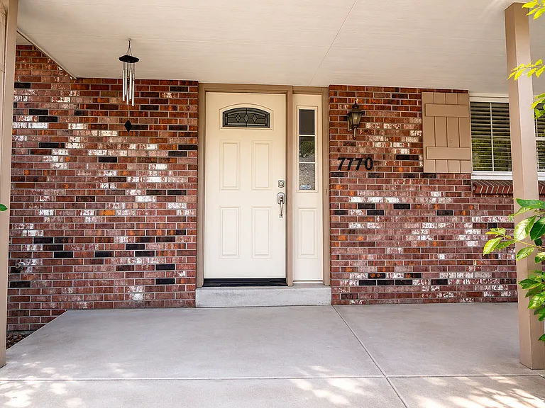 7170 E Appleton Cir — Photo 2