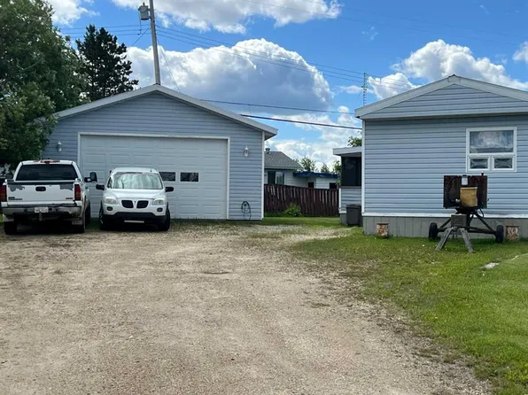 403 NE 9th St, Fox Creek, AB T0H 1P0