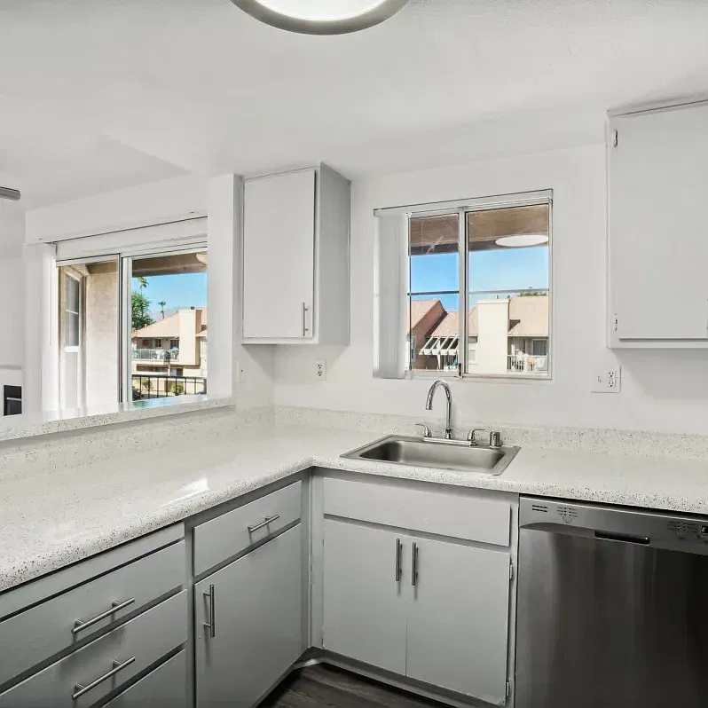 1 bed, 1.5 bath, 649 sqft, $1,809 — Photo 3