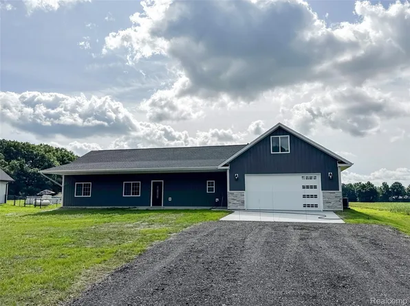 12425 Old Miller Rd, Lennon, MI 48449