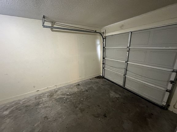 4th image of 966 Yale Ct