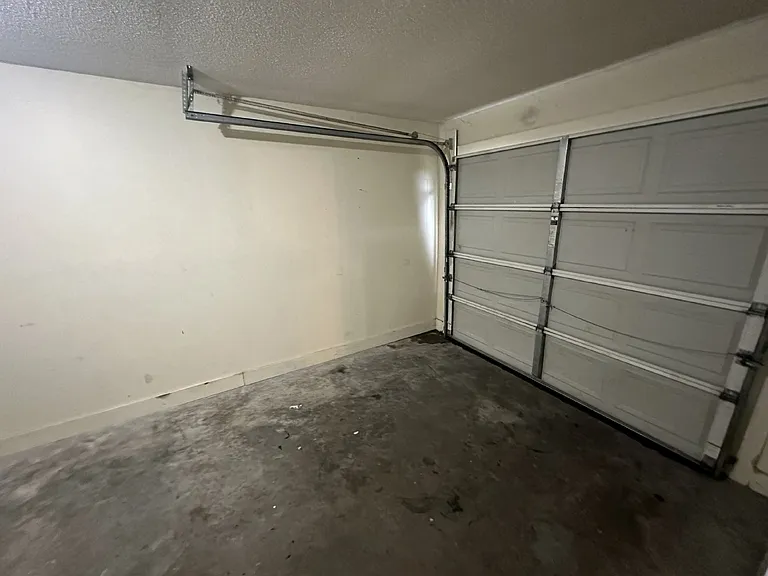 966 Yale Ct — Photo 4