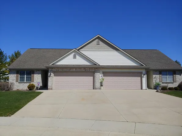 1964 Comanche Ct, Grafton, WI 53024
