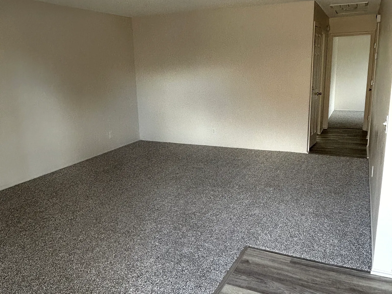 2 bed, 900 sqft, $1,950 — Photo 4