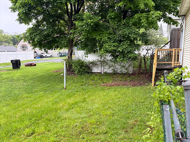 132 Mann Ave — Photo 8