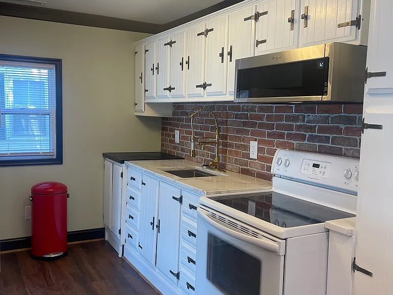 16213 Cedar Ln — Photo 7