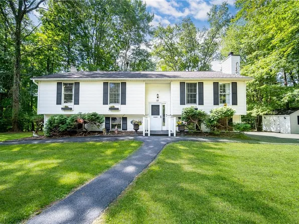 12 Sunset Circle, Bloomingburg, NY 12721