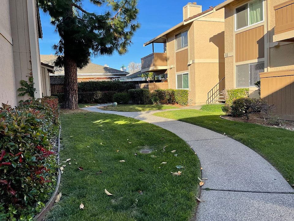 1st image of 138 Damsen Dr
