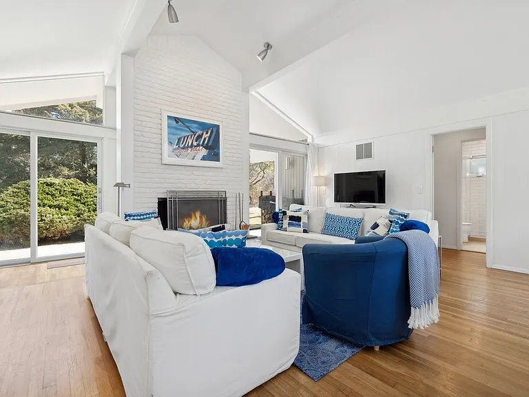 62 Gardiner Dr — Photo 3