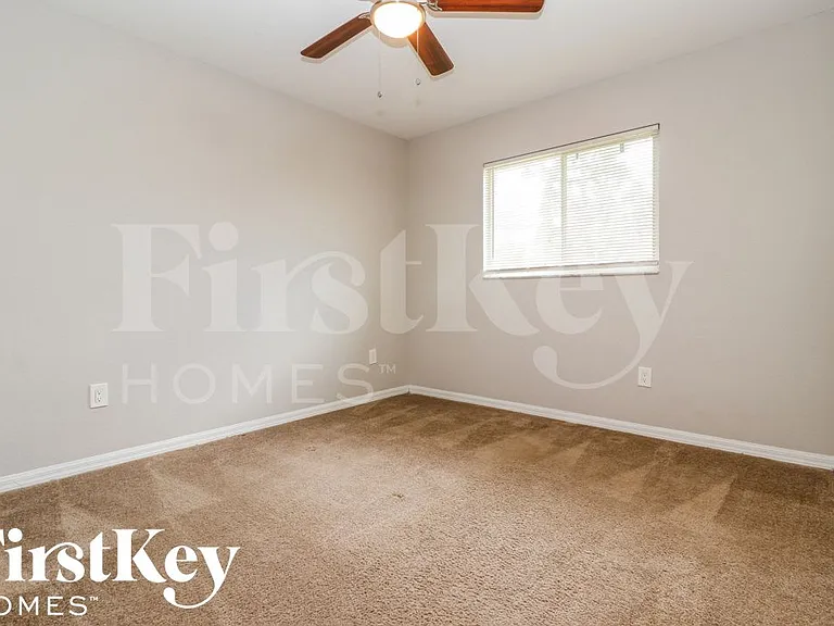 18421 Columbine Rd — Photo 12