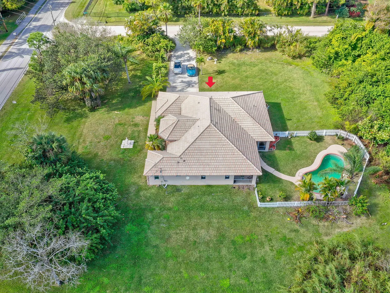 4 bed, 2.0 bath, 2500 sqft, $5,900 — Photo 4