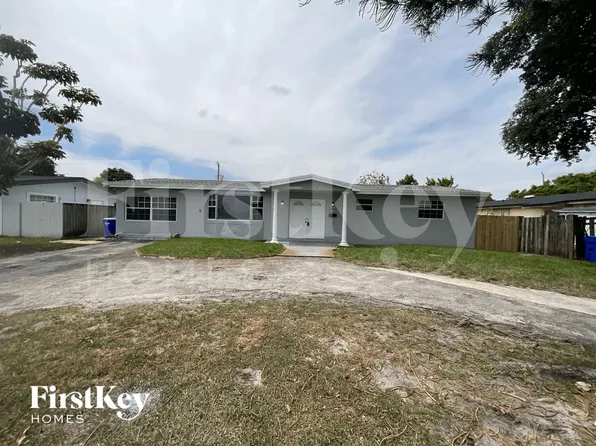 7171 SW 10th Ct, Hollywood, FL 33023