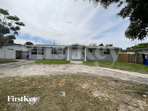 7171 SW 10th Ct Photo 1