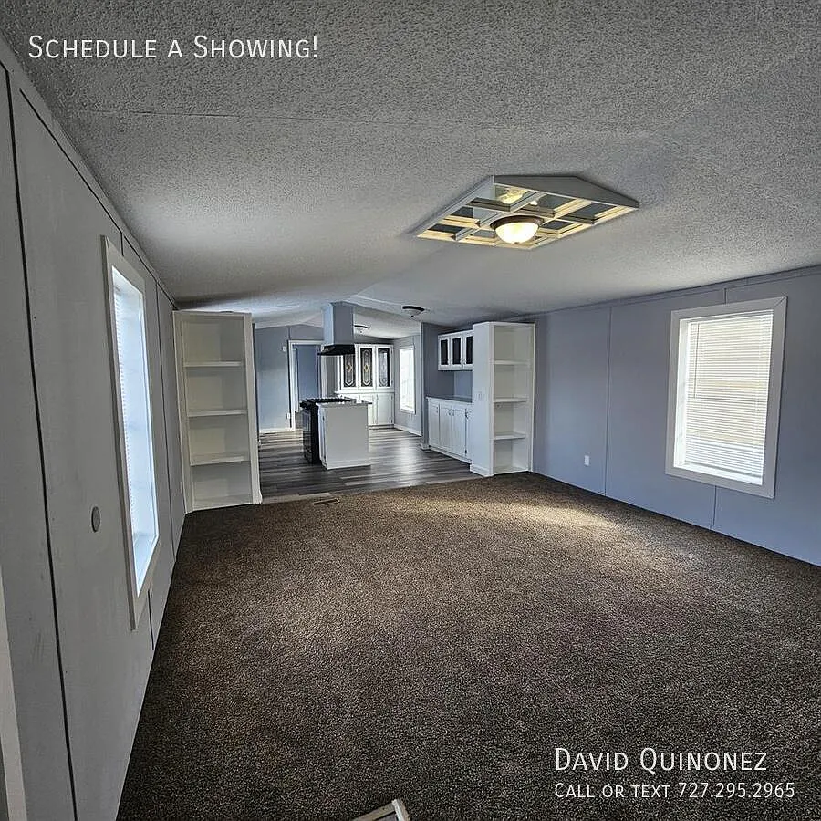 Building Photo - 2737 W Washington Ctr #108
