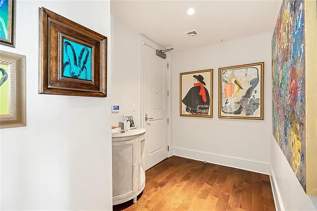 700 Magazine St #515 — Photo 3