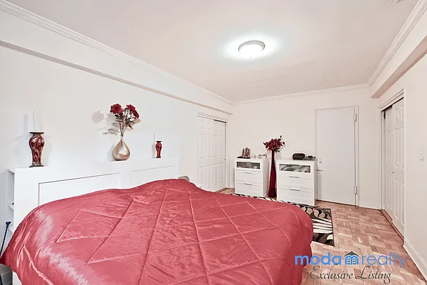 Sold by Moda Realty | media 11